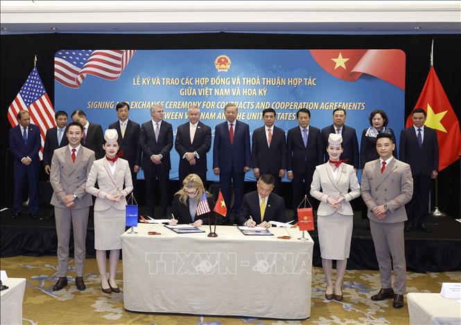 Tổng Bí thư Tô Lâm chứng kiến lễ ký Hợp đồng mua máy bay Boeing 787-9 Dreamliner giữa Hãng hàng không Sun Phú Quốc Airways và Tập đoàn Boeing. Ảnh: Thống Nhất – TTXVN