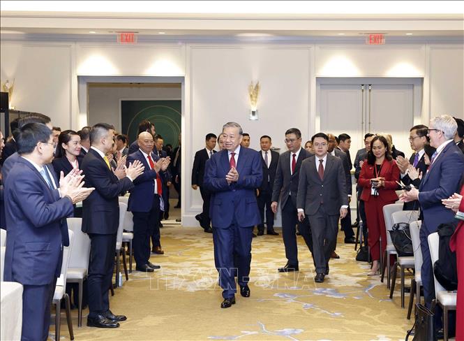 Tổng Bí thư Tô Lâm đến dự lễ ký và trao các hợp đồng và thoả thuận hợp tác giữa Việt Nam và Hoa Kỳ. Ảnh: Thống Nhất – TTXVN