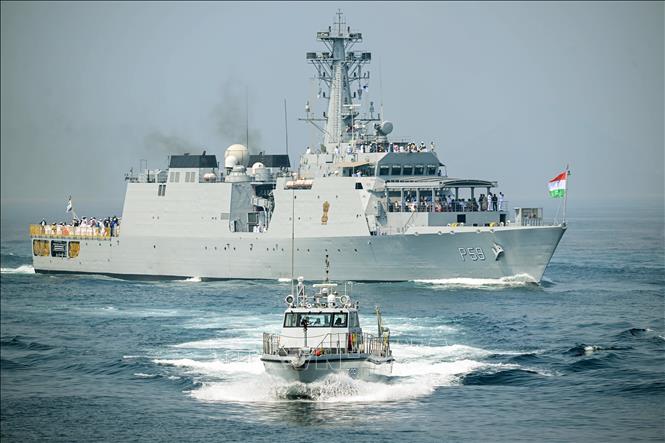 Một tàu chiến tham gia cuộc Duyệt binh Hạm đội Quốc tế 2026 ở ngoài khơi Visakhapatnam, bang Andhra Pradesh, Ấn Độ ngày 18/2/2026. Ảnh: ANI/TTXVN