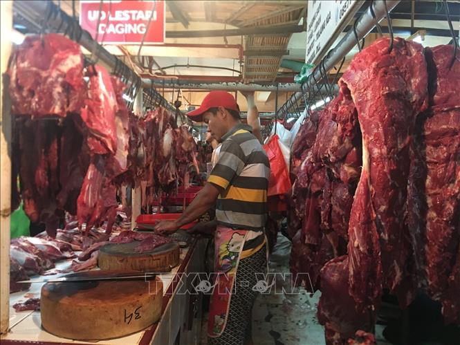 Thịt bò đầy ắp ở chợ truyền thống Majestik tại Jakarta. Ảnh: Đỗ Quyên – PV TTXVN tại Indonesia

