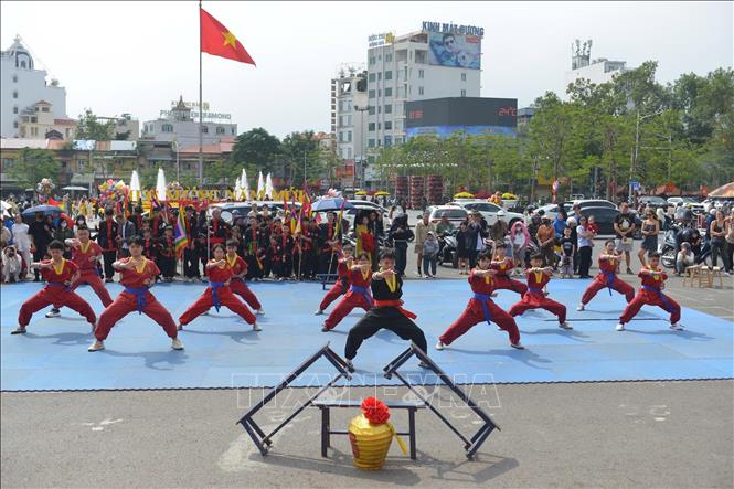 Các tiết mục biểu diễn tại chương trình. Ảnh: Mạnh Tú - TTXVN