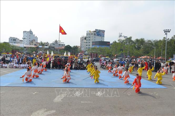Các tiết mục biểu diễn tại chương trình. Ảnh: Mạnh Tú - TTXVN