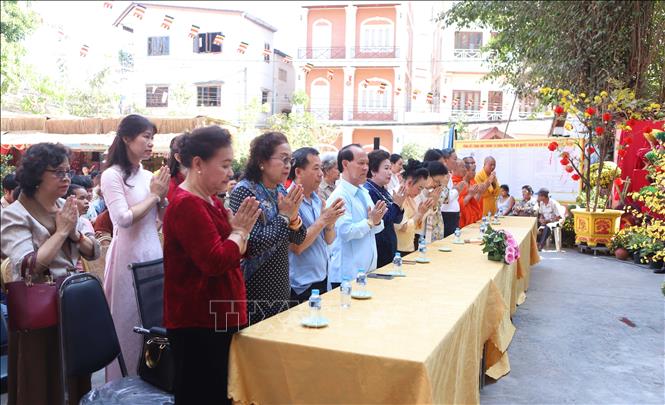 Các đại biểu tham dự sự kiện cử hành Phật Lễ. Ảnh: Xuân Tú - PV TTXVN tại Lào