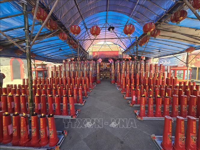 Ban thờ Thiên Công - Ngọc Hoàng Thượng Đế tại khu tiền điện. Ảnh: Lê Minh Hưởng - Pv TTXVN tại Indonesia