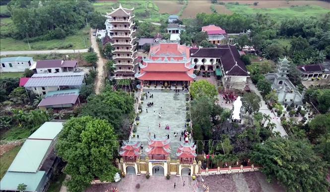 Chùa Cam Lộ (Quảng Trị) một trong những điểm du lịch tâm linh hút khách dịp đầu Xuân năm mới Bính Ngọ 2026. Ảnh: Tá Chuyên - TTXVN