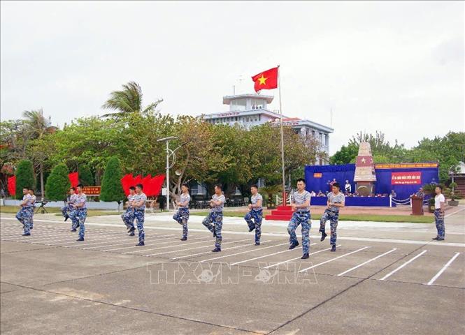 Chiến sĩ Lữ đoàn 146 (Vùng 4 Hải quân) biểu diễn võ thuật tại lễ ra quân huấn luyện. Ảnh: TTXVN phát