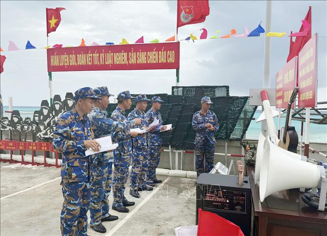 Lữ đoàn 146 (Vùng 4 Hải quân) thực hiện huấn luyện năm 2026. Ảnh: TTXVN phát