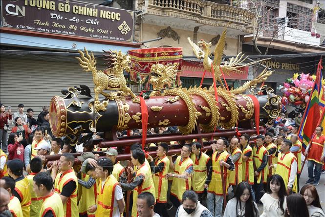 Hội Đồng Kỵ thu hút đông đảo người tham gia. Ảnh: Thái Hùng- TTXVN