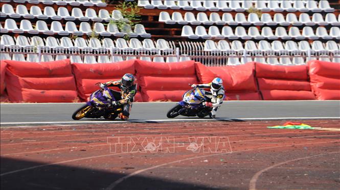 Các vận động viên thi đấu tại giải. Ảnh: Hồng Thái - TTXVN