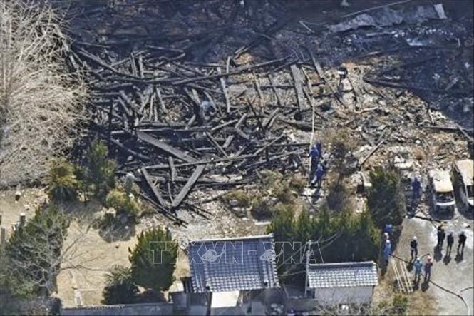 Hiện trường vụ hoả hoạn tại đền thờ ở Shimonoseki, tỉnh Yamaguchi, Nhật Bản ngày 20/2/2026. Ảnh: Kyodo/TTXVN