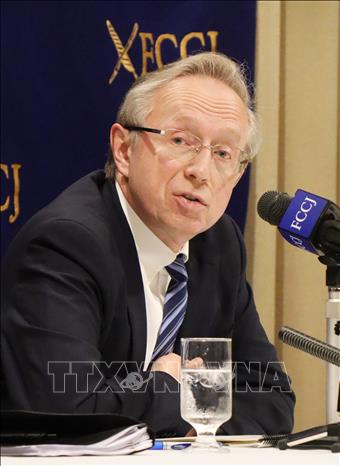 Ông Mikhail Galuzin, lúc là Đại sứ Nga tại Nhật Bản, phát biểu tại Tokyo, ngày 25/2/2022. Ảnh: Kyodo/TTXVN