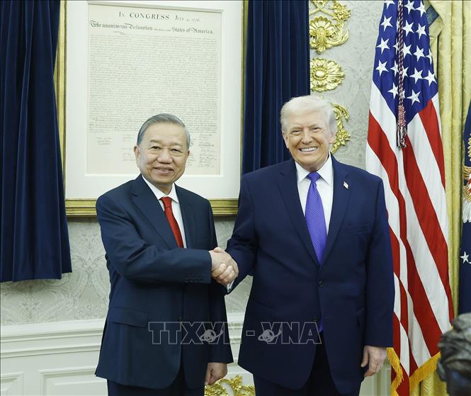 Tổng Bí thư Tô Lâm gặp Tổng thống Hoa Kỳ Donald Trump. Ảnh: Thống Nhất – TTXVN