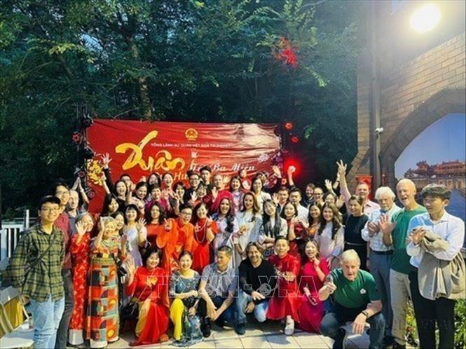 Tổng Lãnh sự quán Việt Nam tại Sydney (Australia) tổ chức Chương trình “Xuân Quê hương 2024” với chủ đề “Tết ba miền” (18/2/2024). Ảnh: Văn Linh - TTXVN  