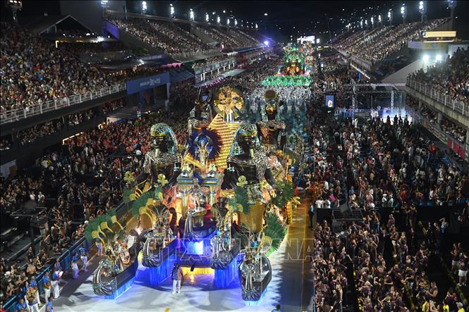 Quang cảnh lễ hội Carnival tại thành phố Rio de Janeiro, Brazil ngày 18/2/2026. Ảnh: THX/TTXVN