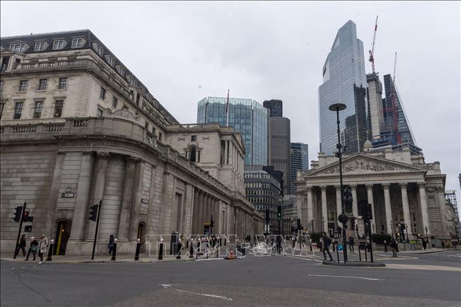 Tòa nhà Ngân hàng Trung ương Anh ở London. Ảnh: THX/TTXVN