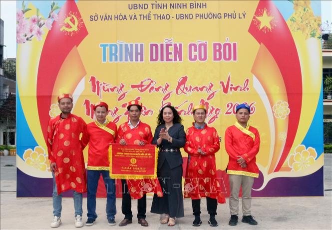 Câu lạc bộ cờ tướng Phủ Lý giành giải nhất trình diễn cờ Bỏi Xuân Bính Ngọ 2026. Ảnh: Nguyễn Chinh - TTXVN