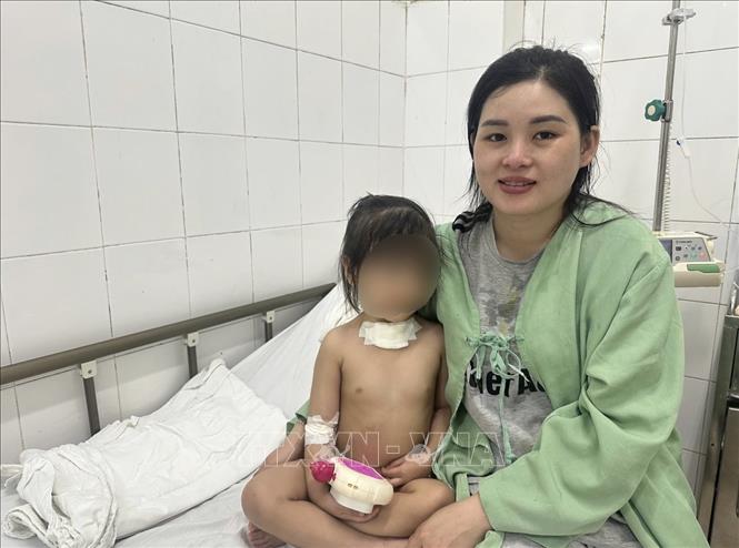 Sức khoẻ bệnh nhi đã ổn định. Ảnh: TTXVN phát 