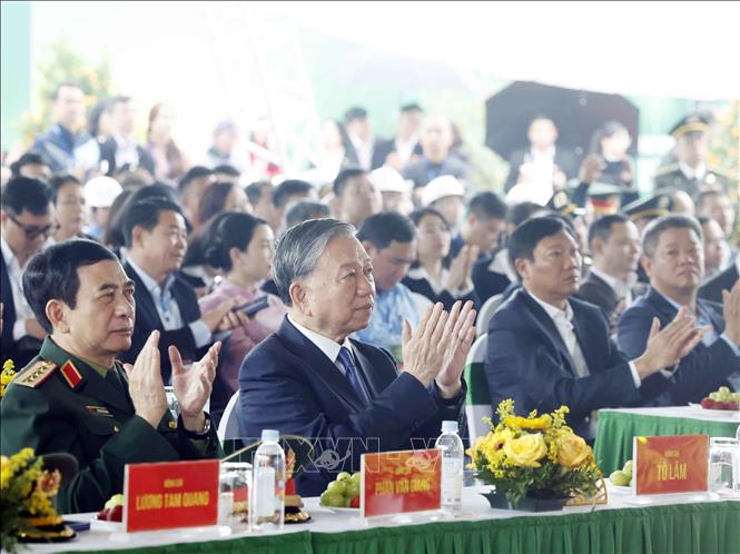 Tổng Bí thư Tô Lâm và các đại biểu dự Lễ phát động “Tết trồng cây đời đời nhớ ơn Bác Hồ” Xuân Bính Ngọ 2026. Ảnh: Thống Nhất – TTXVN