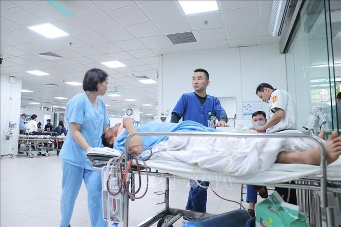 Tại bệnh viện Việt Đức ghi nhận hơn 1.000 trường hợp bệnh nhân bị tai nạn, trong đó hơn một nửa là do tai nạn giao thông; 36 trường họp do pháo nổ và vật liệu nổ tự chế; thực hiện hơn 200 ca mổ cấp cứu… Ảnh: Minh Quyết - TTXVN