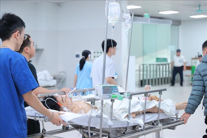 Tại bệnh viện Việt Đức ghi nhận hơn 1.000 trường hợp bệnh nhân bị tai nạn, trong đó hơn một nửa là do tai nạn giao thông; 36 trường họp do pháo nổ và vật liệu nổ tự chế; thực hiện hơn 200 ca mổ cấp cứu… Ảnh: Minh Quyết - TTXVN