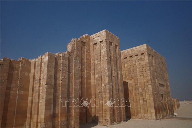Lối vào quần thể Kim tự tháp Saqqara. Ảnh: Hoàng Nhật - PV TTXVN tại Ai Cập