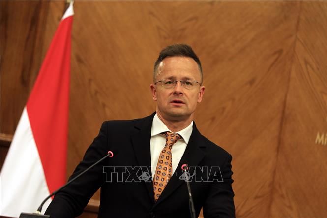 Ngoại trưởng Hungary Peter Szijjarto phát biểu trong một cuộc họp báo. Ảnh: THX/TTXVN