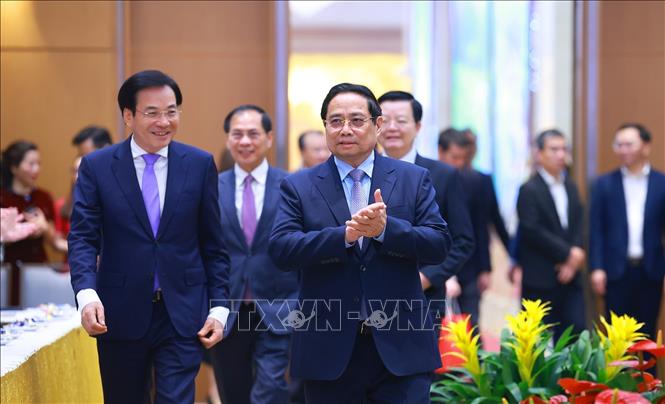 Thủ tướng Phạm Minh Chính chúc Tết lãnh đạo, cán bộ, nhân viên Văn phòng Chính phủ. Ảnh: Dương Giang-TTXVN 
