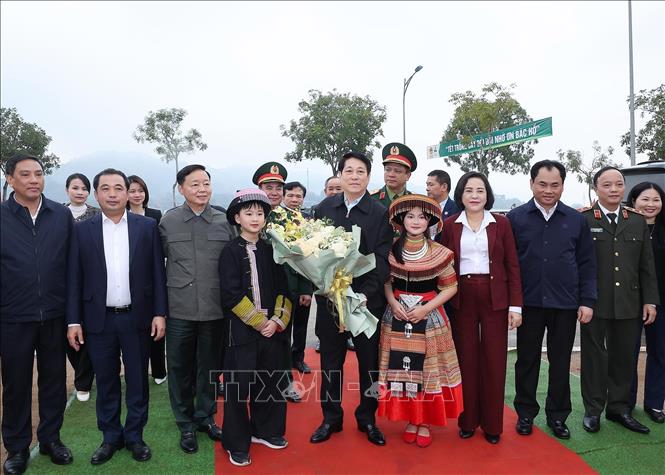 Chủ tịch nước Lương Cường dự Lễ phát động “Tết trồng cây đời đời nhớ ơn Bác Hồ” tại phường Lào Cai, tỉnh Lào Cai. Ảnh: Lâm Khánh – TTXVN