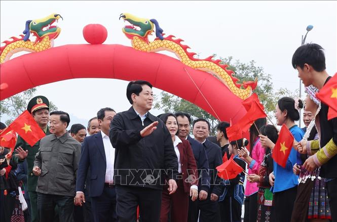 Chủ tịch nước Lương Cường dự Lễ phát động “Tết trồng cây đời đời nhớ ơn Bác Hồ” tại phường Lào Cai, tỉnh Lào Cai. Ảnh: Lâm Khánh – TTXVN