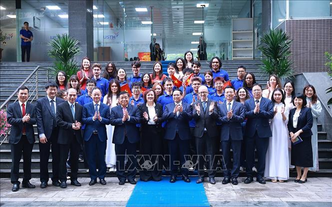 Thủ tướng Phạm Minh Chính đến thăm, làm việc với Viện Hàn lâm Khoa học và Công nghệ Việt Nam. Ảnh: Dương Giang-TTXVN