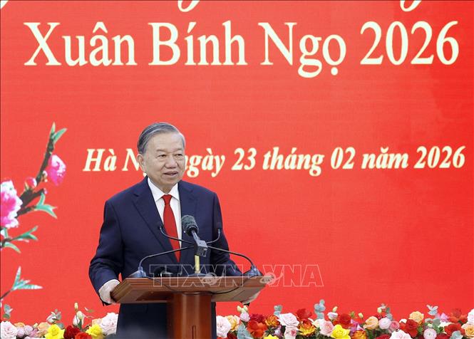 Tổng Bí thư Tô Lâm chúc Tết cán bộ, công chức, viên chức, người lao động Văn phòng Trung ương Đảng. Ảnh: Thống Nhất – TTXVN