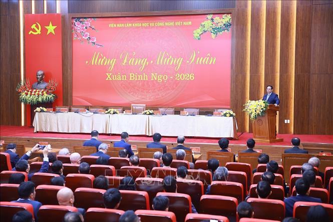 Thủ tướng Phạm Minh Chính phát biểu khi đến thăm, làm việc với Viện Hàn lâm Khoa học và Công nghệ Việt Nam. Ảnh: Dương Giang-TTXVN