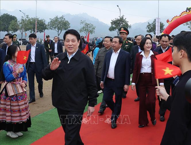 State President Luong Cuong attends the launch of the annual tree planting festival in Lao Cai. VNA Photo