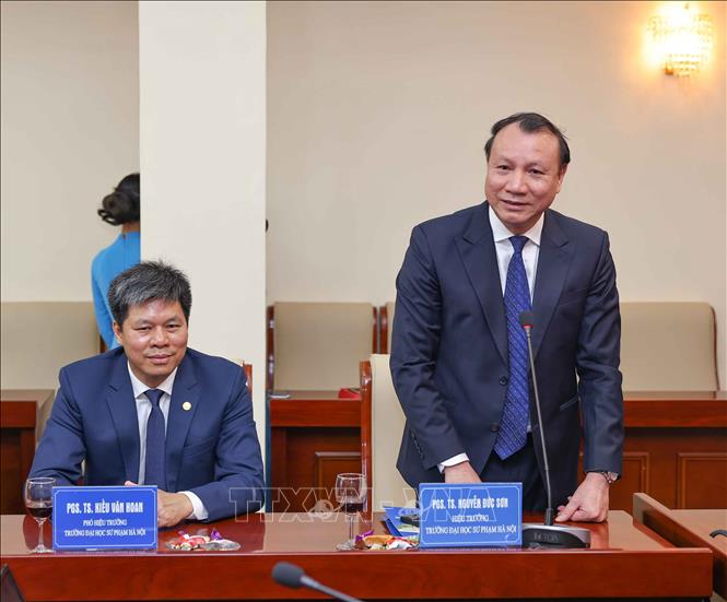 PGS.TS Nguyễn Đức Sơn, Hiệu trưởng trường Đại học Sư phạm Hà Nội phát biểu, chúc mừng năm mới Bộ trưởng và các đồng chí lãnh đạo. Ảnh: Thanh Tùng - TTXVN 