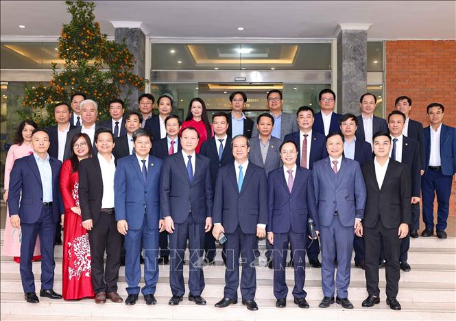 Bộ trưởng Bộ Giáo dục và Đào tạo Nguyễn Kim Sơn cùng các đồng chí lãnh đạo tới thăm, chúc Tết trường Đại học Sư phạm Hà Nội. Ảnh: Thanh Tùng - TTXVN