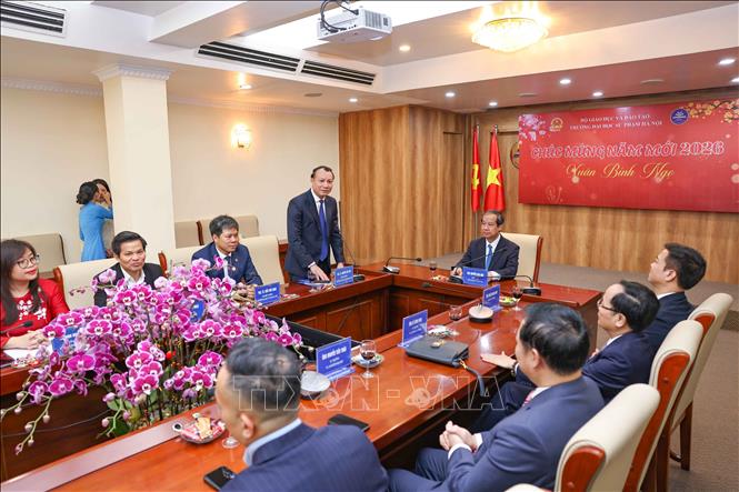 PGS.TS Nguyễn Đức Sơn, Hiệu trưởng trường Đại học Sư phạm Hà Nội phát biểu, chúc mừng năm mới Bộ trưởng và các đồng chí lãnh đạo. Ảnh: Thanh Tùng - TTXVN 