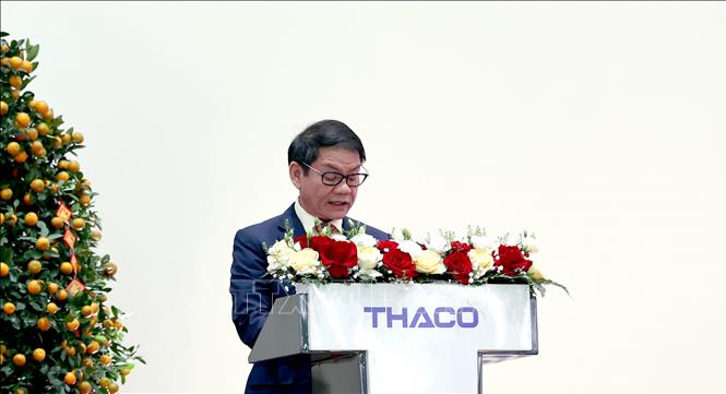 Chủ tịch tập đoàn Thaco Trần Bá Dương đọc thông điệp năm mới 2026. Ảnh: Trần Tĩnh - TTXVN 