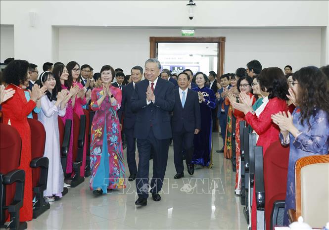 Tổng Bí thư Tô Lâm đến thăm, chúc Tết cán bộ, phóng viên, biên tập viên, người lao động Thông tấn xã Việt Nam. Ảnh: Thống Nhất - TTXVN