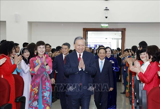 Tổng Bí thư Tô Lâm đến thăm, chúc Tết cán bộ, phóng viên, biên tập viên, người lao động Thông tấn xã Việt Nam. Ảnh: Thống Nhất - TTXVN
