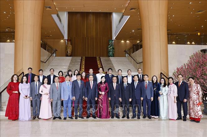 Chủ tịch Quốc hội Trần Thanh Mẫn với lãnh đạo Ủy ban Khoa học, Công nghệ và Môi trường của Quốc hội. Ảnh: Doãn Tấn - TTXVN