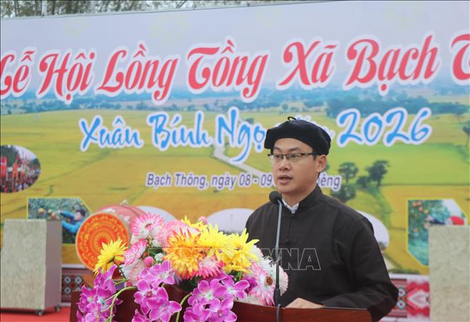 Ông Hà Ngọc Việt, Chủ tịch UBND xã Bạch Thông, phát biểu khai mạc. Ảnh: Vũ Hoàng Giang - TTXVN