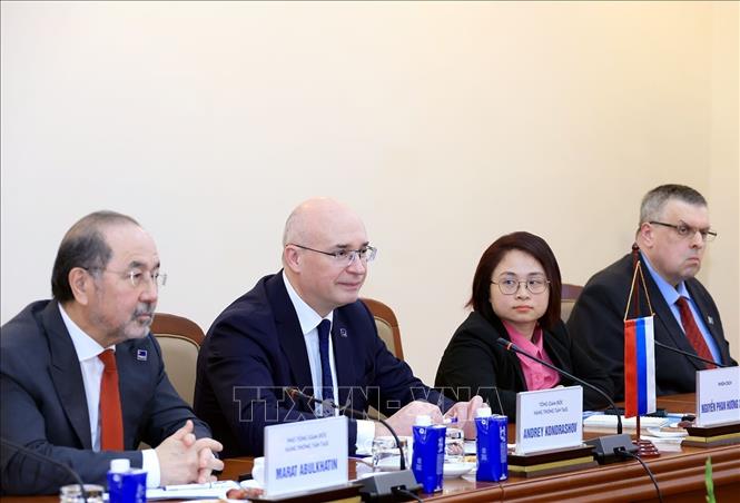 Đoàn lãnh đạo Hãng thông tấn TASS (Liên bang Nga) tại hội đàm. Ảnh: Tuấn Anh - TTXVN