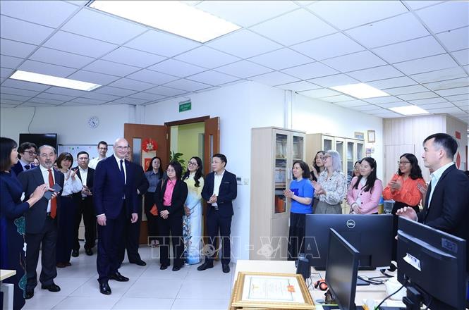 Đoàn lãnh đạo Hãng thông tấn TASS thăm Ban Biên tập tin Đối ngoại. Ảnh: Tuấn Anh - TTXVN