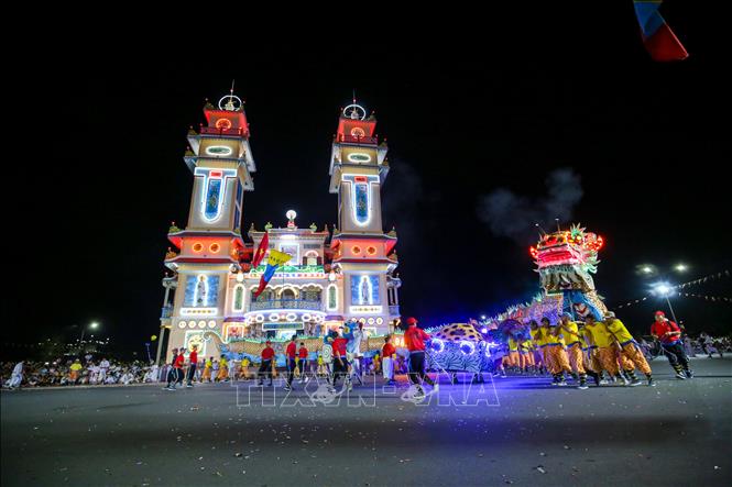 Không gian linh thiêng tại Tòa Thánh Tây Ninh trong Đại lễ vía Đức Chí Tôn năm Bính Ngọ 2026 thu hút du khách đến Tây Ninh thưởng ngoạn dịp tháng Giêng âm lịch. Ảnh: Giang Phương – TTXVN