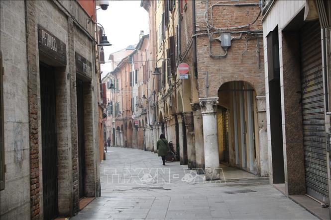 Muôn vẻ mái vòm tại Bologna. Ảnh: Dương Hoa - PV TTXVN tại Italy