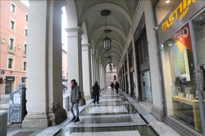 Muôn vẻ mái vòm tại Bologna. Ảnh: Dương Hoa - PV TTXVN tại Italy