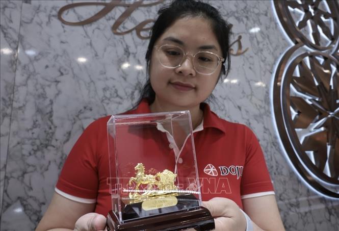 Linh vật năm Bính Ngọ của Tập đoàn Doji. Ảnh: Trần Việt - TTXVN 