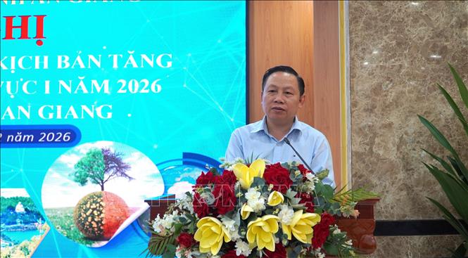 Giám đốc Sở NN&MT tỉnh An Giang Lê Hữu Toàn phát biểu. Ảnh: Văn Sĩ - TTXVN