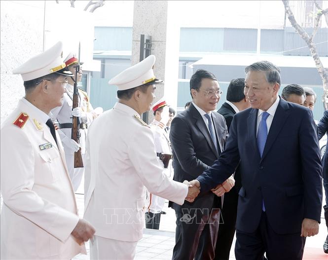 Tổng Bí thư Tô Lâm thăm, chúc Tết Cục An ninh điều tra (Bộ Công an). Ảnh: Thống Nhất – TTXVN