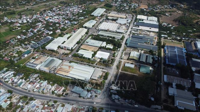 Khu công nghiệp Suối Dầu nằm tỉnh Khánh Hòa. Ảnh: TTXVN phát 